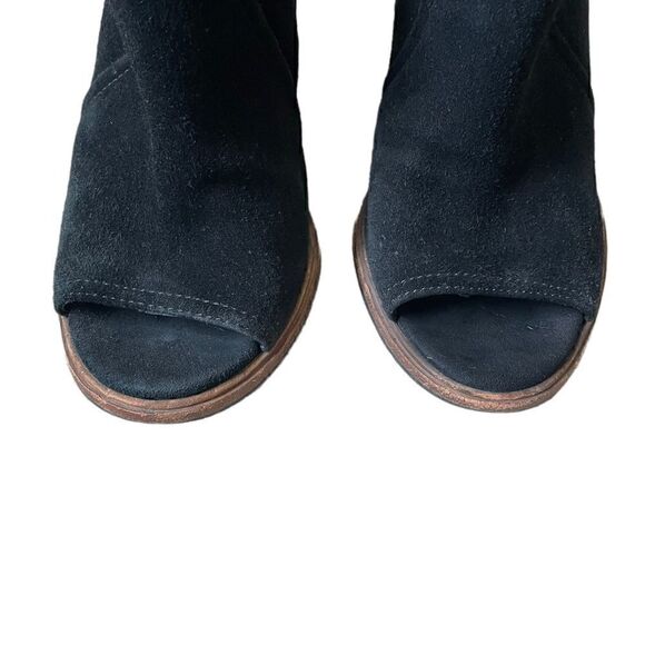 Vince Camuto Peep Toe Stacked Block Heel Faux Suede Sling Back Sandals Size 7.5 - Picture 4 of 12